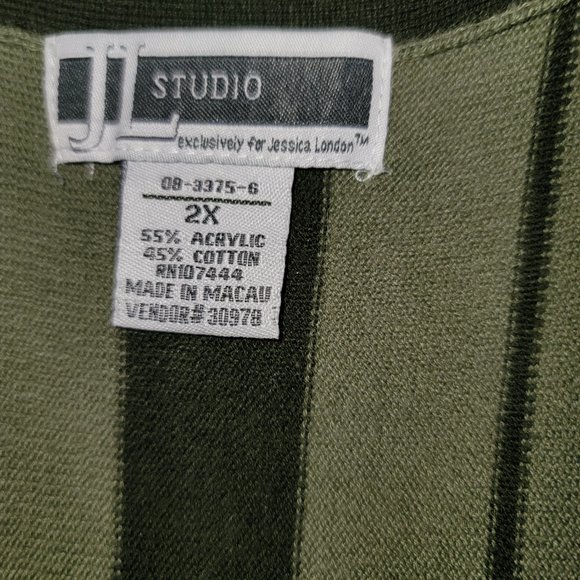 Green Dolman Sleeve Top - Picture 2 of 2